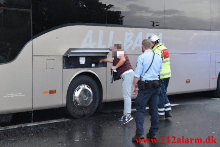 Brand i en Polsk bus. Banegården i Vejle. 13/08-2021. KL. 20:46.