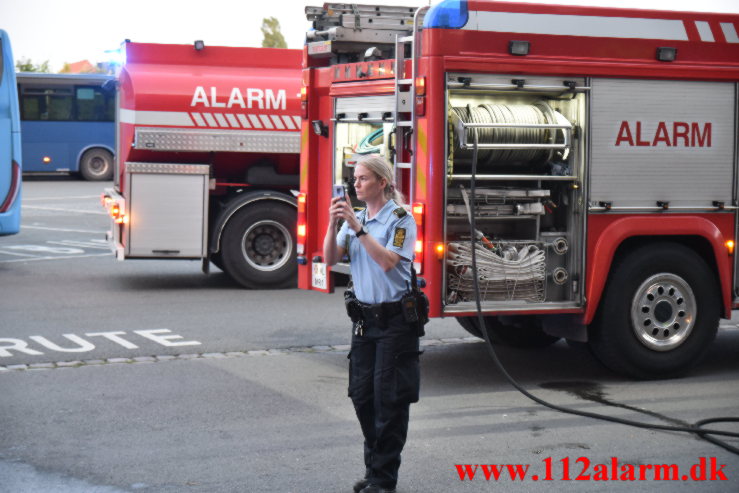 Brand i en Polsk bus. Banegården i Vejle. 13/08-2021. KL. 20:46.