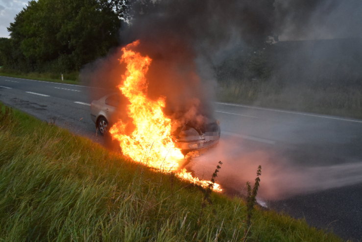 Bilbrand. Hovedvejen ved Viuf. 19/08-2021. Kl. 20:18.