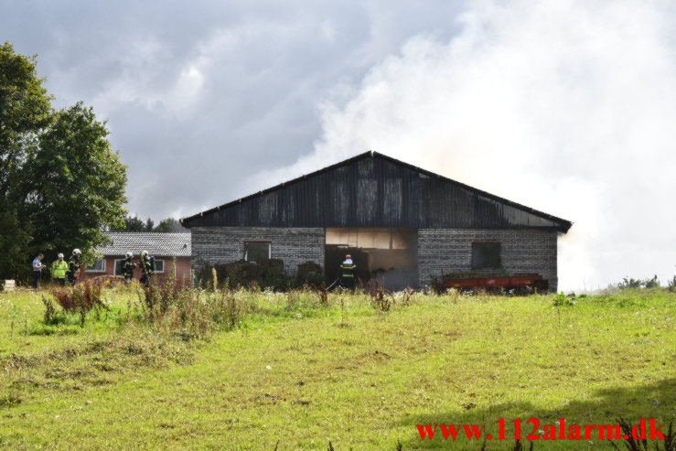 Gårdbrand. Mørkholtvej ved Randbøl. 27/08-2021. Kl. 14:10.