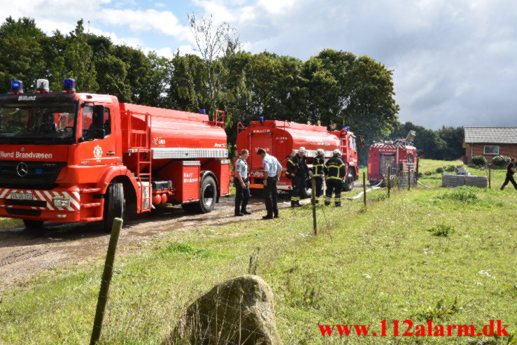 Gårdbrand. Mørkholtvej ved Randbøl. 27/08-2021. Kl. 14:10.