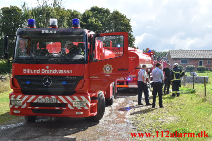 Gårdbrand. Mørkholtvej ved Randbøl. 27/08-2021. Kl. 14:10.