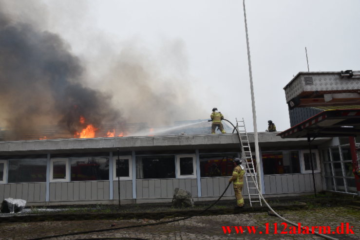 Brand i Industribygning. Frederik Winthers Vej i Horsens. 27/9-2021. KL. 15:22.