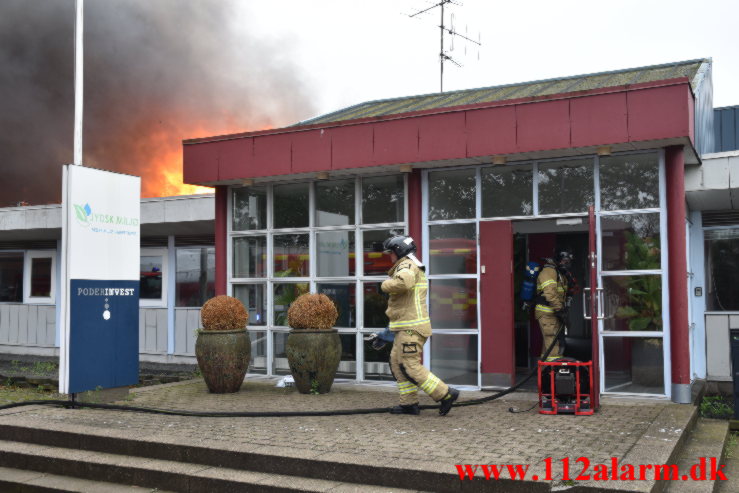 Brand i Industribygning. Frederik Winthers Vej i Horsens. 27/9-2021. KL. 15:22.