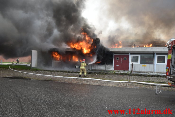 Brand i Industribygning. Frederik Winthers Vej i Horsens. 27/9-2021. KL. 15:22.