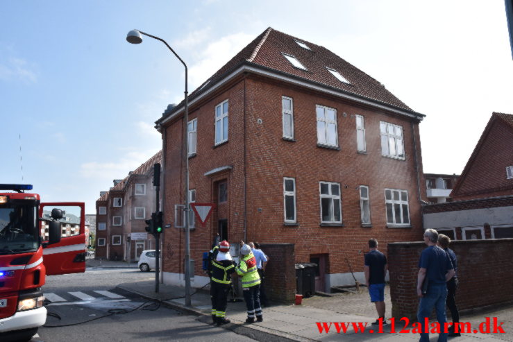 Brand i ejendom. Ørstedsgade 50 i Vejle. 02/09-2021. Kl. 14:10.