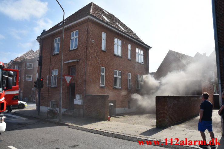 Brand i ejendom. Ørstedsgade 50 i Vejle. 02/09-2021. Kl. 14:10.