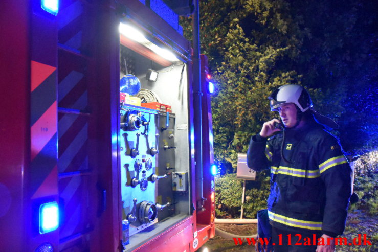 Voldsom Gårdbrand. Oustrupvej ude i Vork. 04/10-2021. Kl. 21:44.