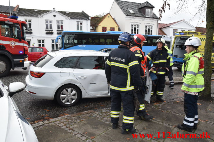 FUH med fastklemt. Nørrebrogade i Vejle. 08/11-2021. KL. 14:11.