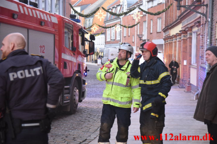 Branden raseret hele køkkenet. Grønnegade 21 i Vejle. 20/12-2021. Kl. 15:50.