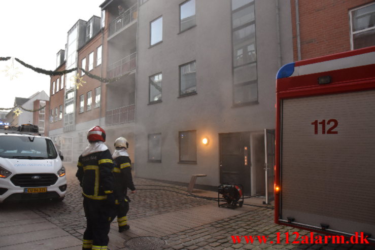 Branden raseret hele køkkenet. Grønnegade 21 i Vejle. 20/12-2021. Kl. 15:50.