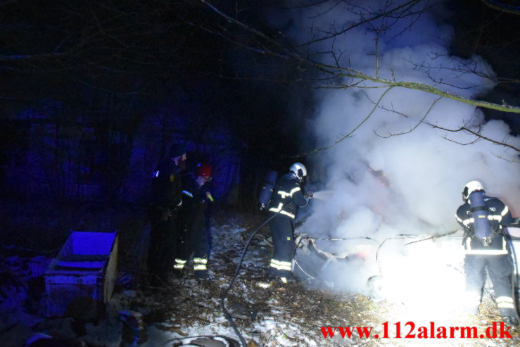 Brand i campingvogn på ubeboet gård. Grønlandsvej i Vejle. 26/12-2021. KL. 20:30.