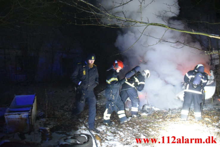 Brand i campingvogn på ubeboet gård. Grønlandsvej i Vejle. 26/12-2021. KL. 20:30.