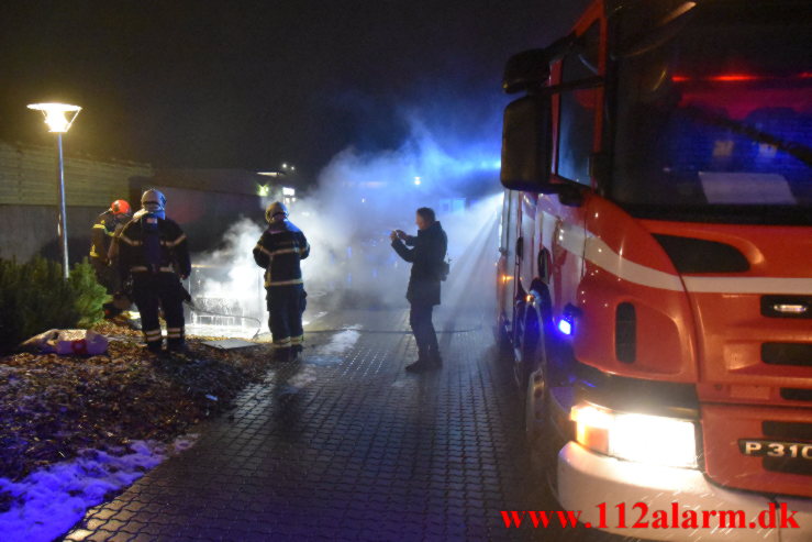 2 Stk. Container brand. Søndermarken i Vejle. 29/12-2021. Kl. 21:25.