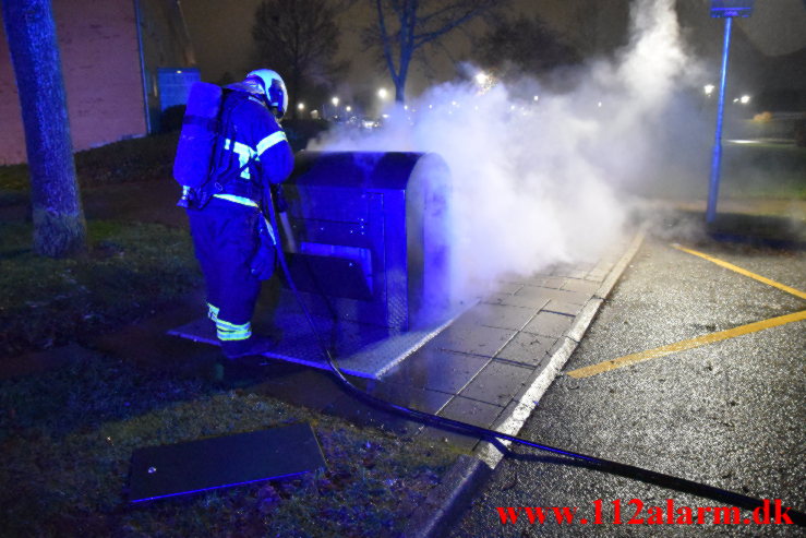 2 Stk. Container brand. Søndermarken i Vejle. 29/12-2021. Kl. 21:25.