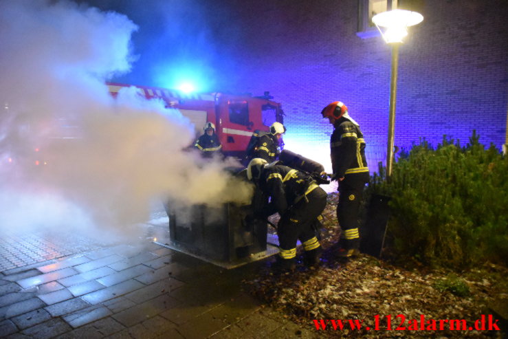 2 Stk. Container brand. Søndermarken i Vejle. 29/12-2021. Kl. 21:25.