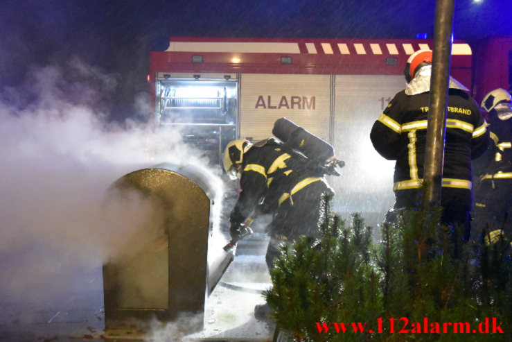 2 Stk. Container brand. Søndermarken i Vejle. 29/12-2021. Kl. 21:25.