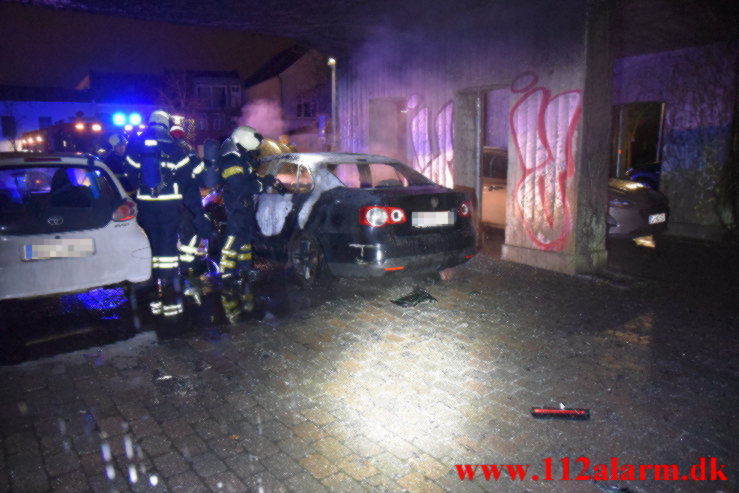 Mistænksom Bilbrand. Under Højbanen i Vejle. 31/12-2021. KL. 03:52.