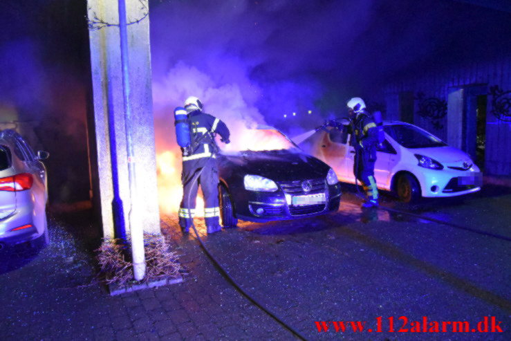 Mistænksom Bilbrand. Under Højbanen i Vejle. 31/12-2021. KL. 03:52.