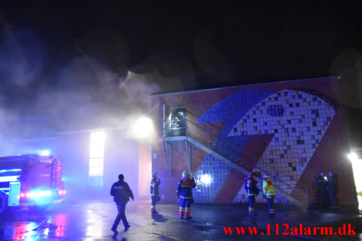 Brand i fysiklokale. Egtved Skole. 03/01-2022. Kl. 20:04.