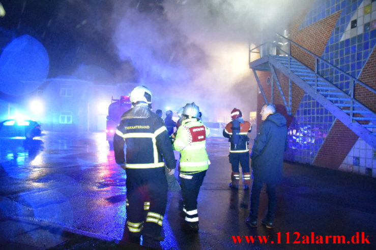 Brand i fysiklokale. Egtved Skole. 03/01-2022. Kl. 20:04.