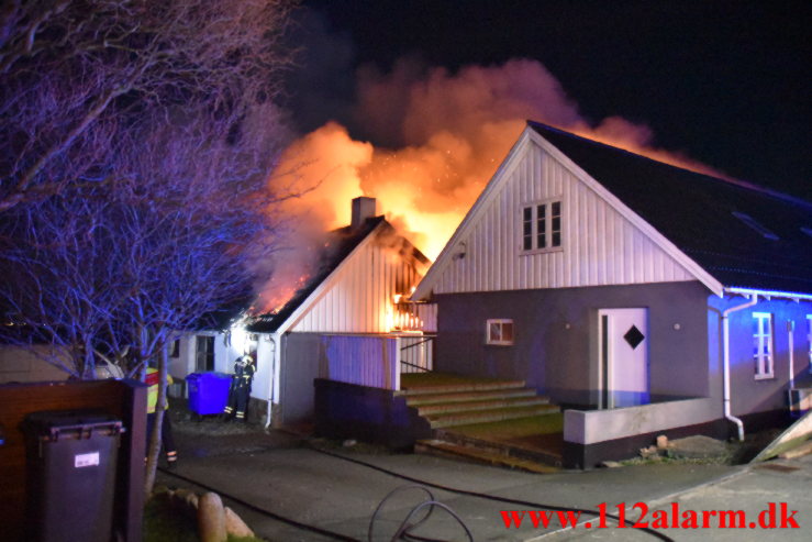 Voldsom brand i fyrrum. Fredericiavej ved Skærup. 14/01-2022. KL. 21:57.