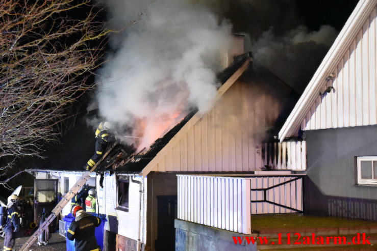 Voldsom brand i fyrrum. Fredericiavej ved Skærup. 14/01-2022. KL. 21:57.