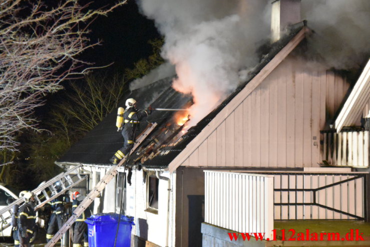 Voldsom brand i fyrrum. Fredericiavej ved Skærup. 14/01-2022. KL. 21:57.