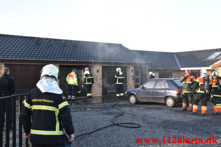 Brand i Villa. Horskær Mosevej i Jerlev. 14/01-2022. Kl. 14:52.