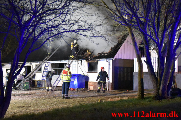 Voldsom brand i fyrrum. Fredericiavej ved Skærup. 14/01-2022. KL. 21:57.