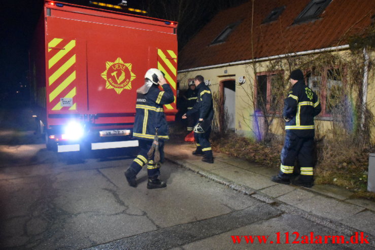 Diesel lugt fra et hus. Gl. Jellingvej i Vejle. 25/01-2022. KL. 20:01.