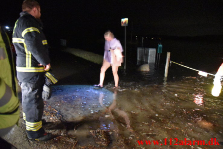 En lille Redningsaktion. Strandvejen i Bredballe. 30/01-2022. Kl. 19:41.