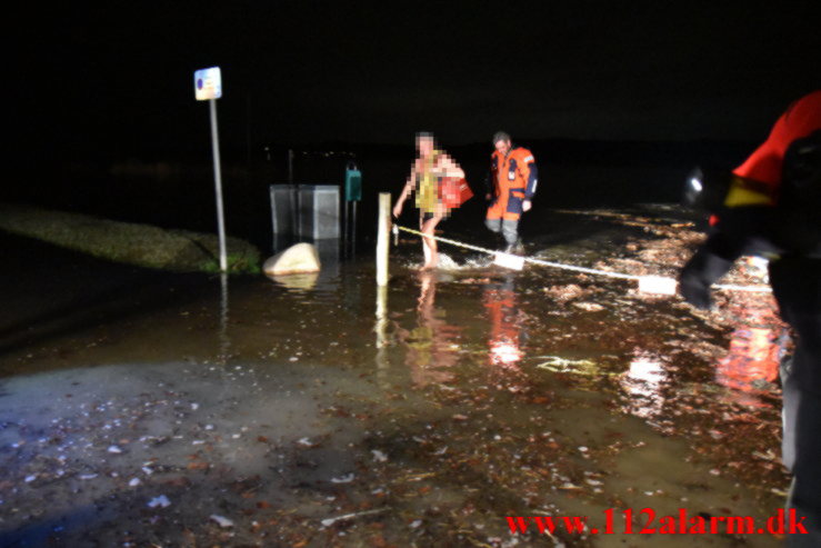 En lille Redningsaktion. Strandvejen i Bredballe. 30/01-2022. Kl. 19:41.