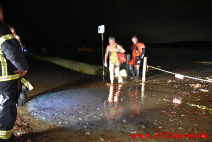 En lille Redningsaktion. Strandvejen i Bredballe. 30/01-2022. Kl. 19:41.