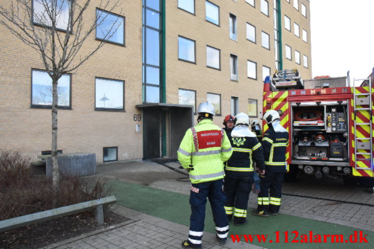 Påsat brand i klapvogn. Finlandsvej 69 i Vejle. 02/02-2022. KL. 12:42.