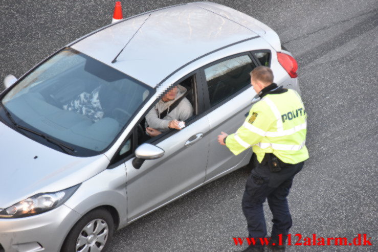 Lastbil spærret motorvejen. Østjyske Motorvej ved Vejle. 02/02-2022. KL. 07:15.