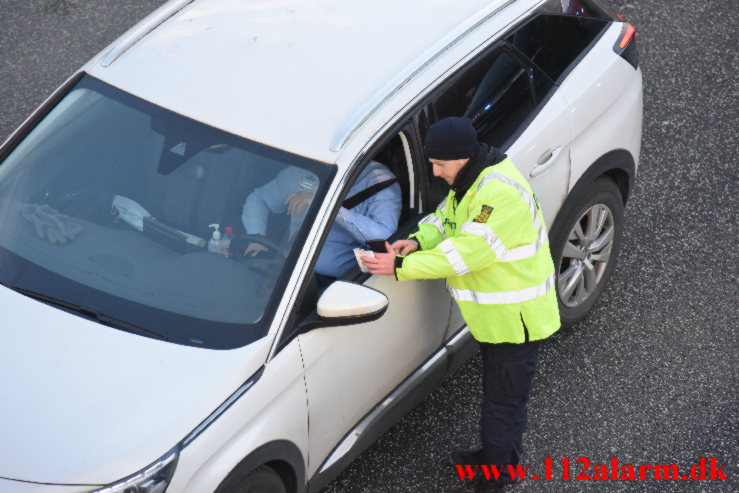 Lastbil spærret motorvejen. Østjyske Motorvej ved Vejle. 02/02-2022. KL. 07:15.