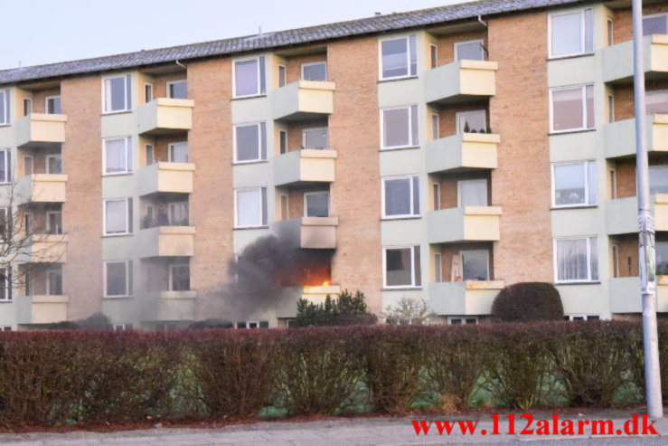 Dramatisk brand i lejlighed. Finlandsvej 6 i Vejle. 12/02-2022. KL. 07:48.