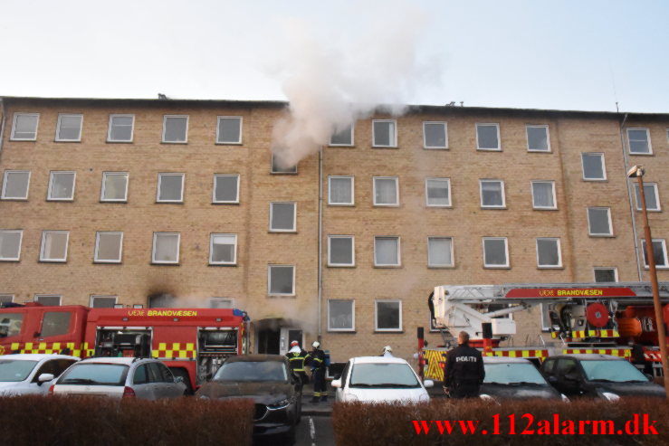 Dramatisk brand i lejlighed. Finlandsvej 6 i Vejle. 12/02-2022. KL. 07:48.