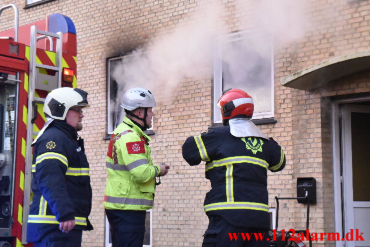 Dramatisk brand i lejlighed. Finlandsvej 6 i Vejle. 12/02-2022. KL. 07:48.