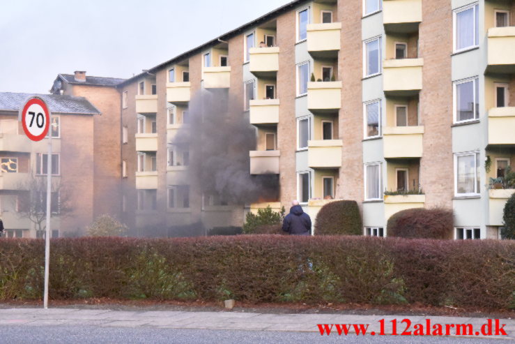 Dramatisk brand i lejlighed. Finlandsvej 6 i Vejle. 12/02-2022. KL. 07:48.