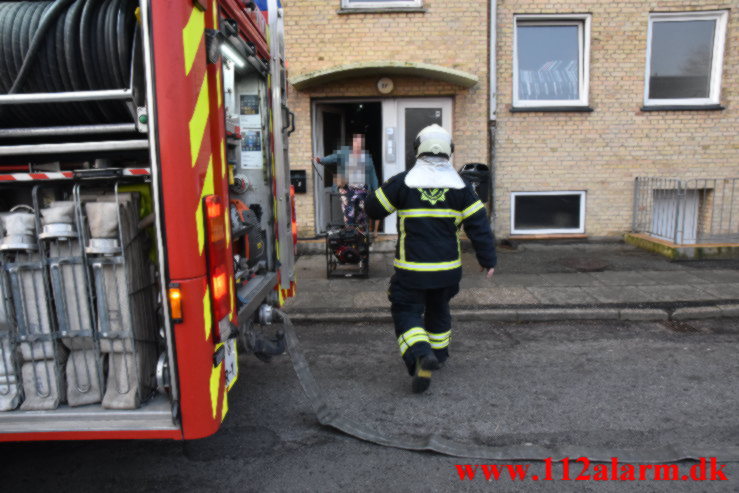 Dramatisk brand i lejlighed. Finlandsvej 6 i Vejle. 12/02-2022. KL. 07:48.