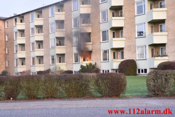 Dramatisk brand i lejlighed. Finlandsvej 6 i Vejle. 12/02-2022. KL. 07:48.