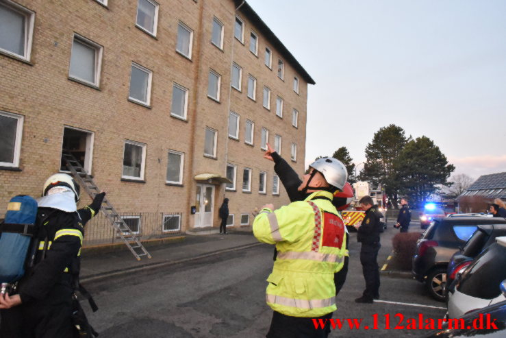 Dramatisk brand i lejlighed. Finlandsvej 6 i Vejle. 12/02-2022. KL. 07:48.