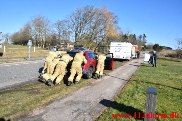 Overså sin ubetingede vigepligt. Vongevej i Sandved. 06/03-2022. KL. 10:41.