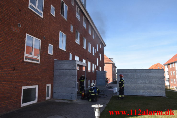 El Løbehjul skyld i brand i lejlighed. Pilevænget i Vejle. 07/03-2022. Kl. 12:52.