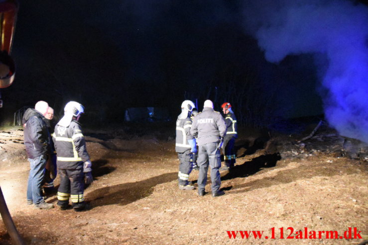 Gårdbrand. Ballevej ved Bredsten. 15/03-2022. Kl. 21:15.