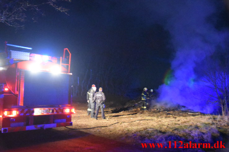 Gårdbrand. Ballevej ved Bredsten. 15/03-2022. Kl. 21:15.