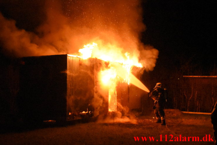 Ild i Kolonihavehus. Borchs Alle i Vejle. 25/03-2022. Kl. 00:07.