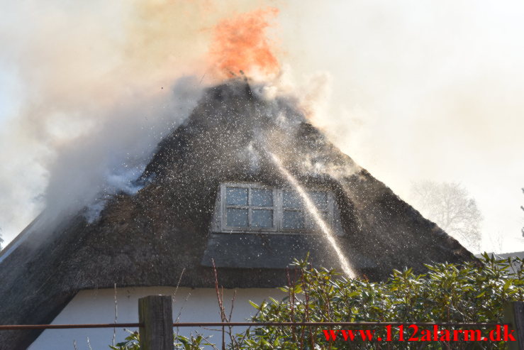 Uforsigtighed med gasbrænder skyld i ville brand. Vindingvej I Vejle. 25/03-2022. KL. 09:39.